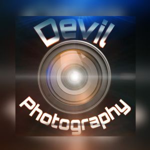 Devil photographer